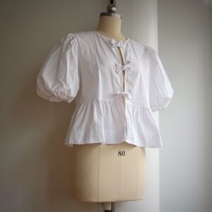 Icōne par Simons Cotton Puff Sleeve Front Tie Blouse